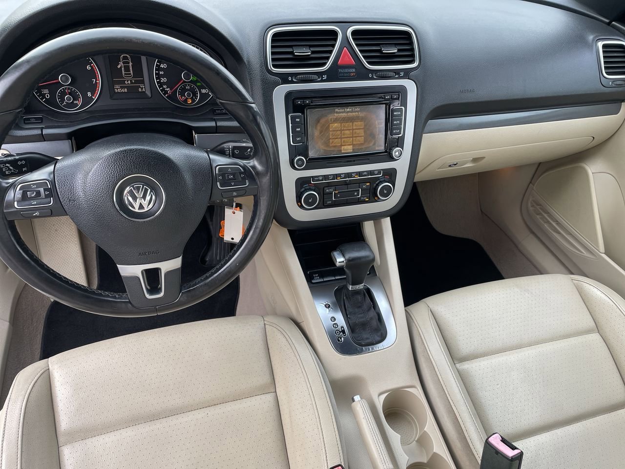 Thumbnail: 2010 Volkswagen Eos - 22