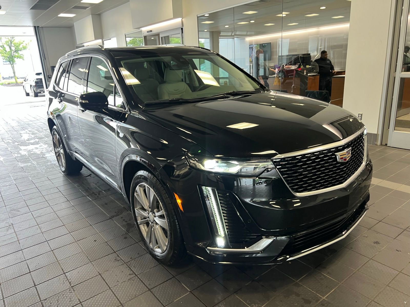 2023 Cadillac XT6 Premium Luxury 4