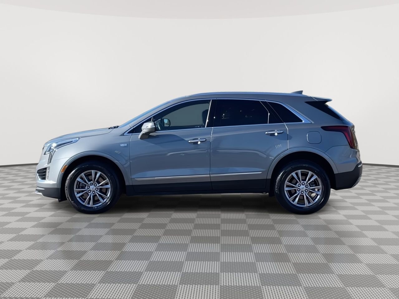 Thumbnail: 2023 Cadillac XT5 - 5