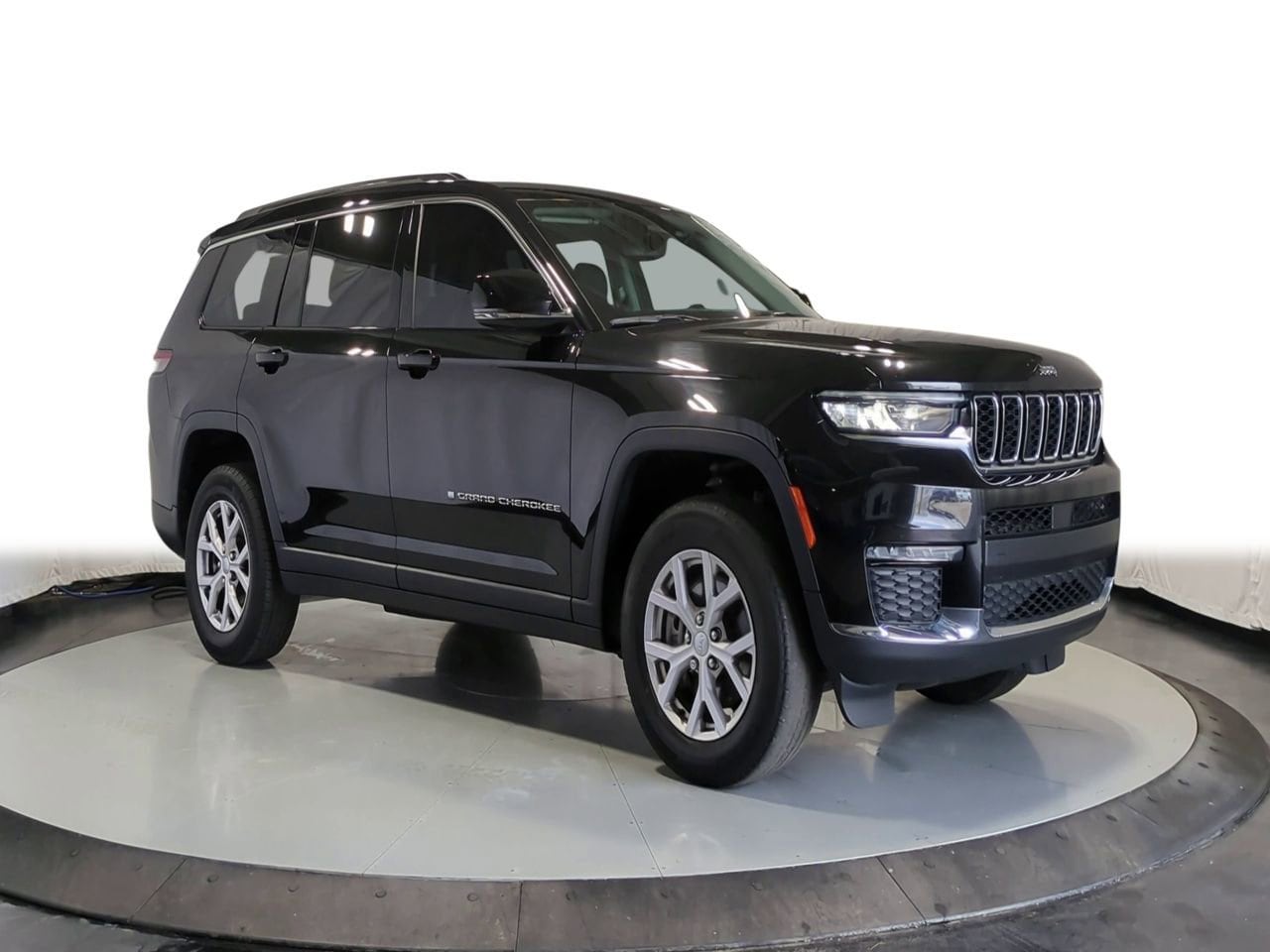 Thumbnail: 2022 Jeep Grand Cherokee L - 2