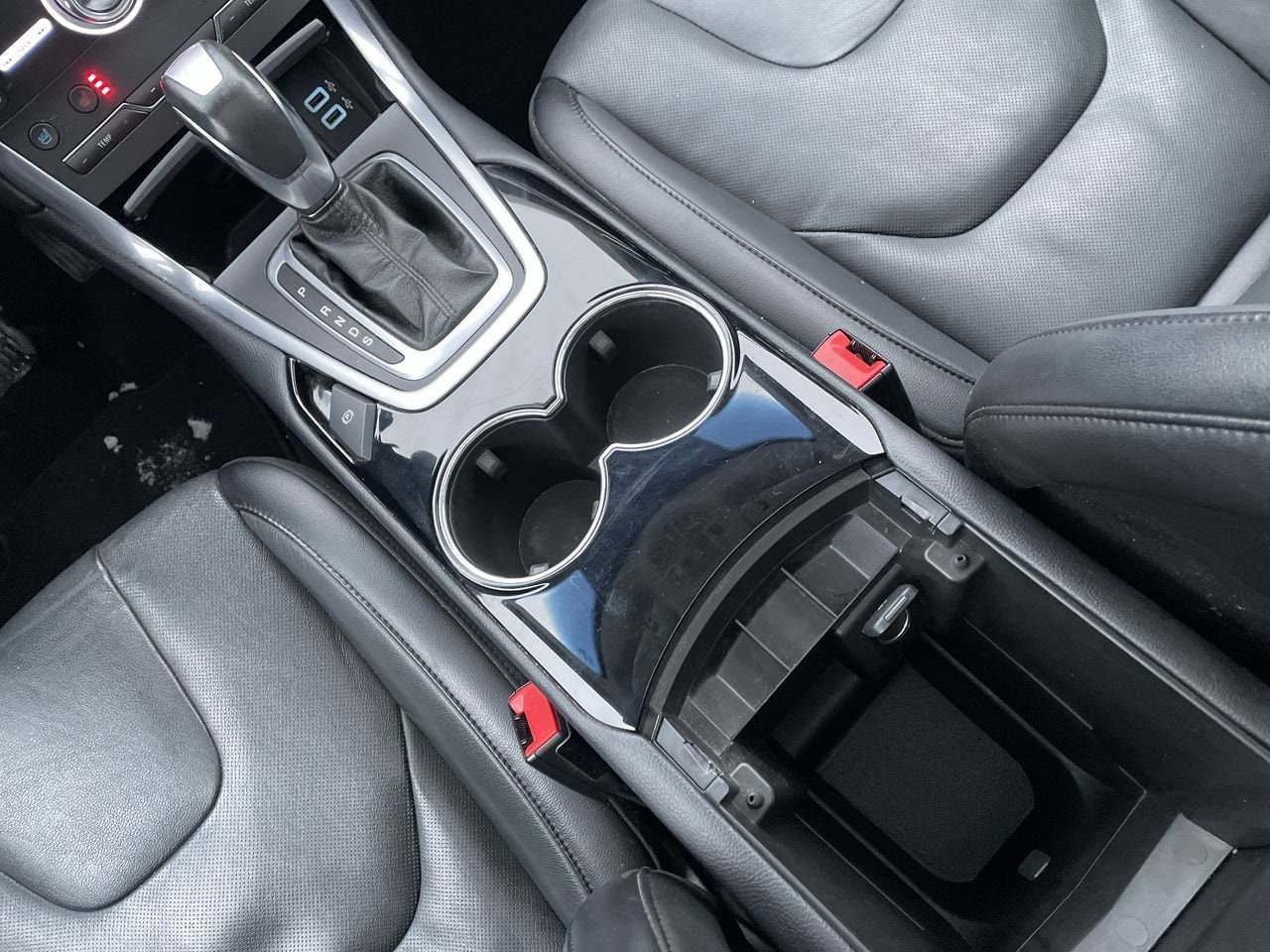 Thumbnail: 2018 Ford Edge - 26