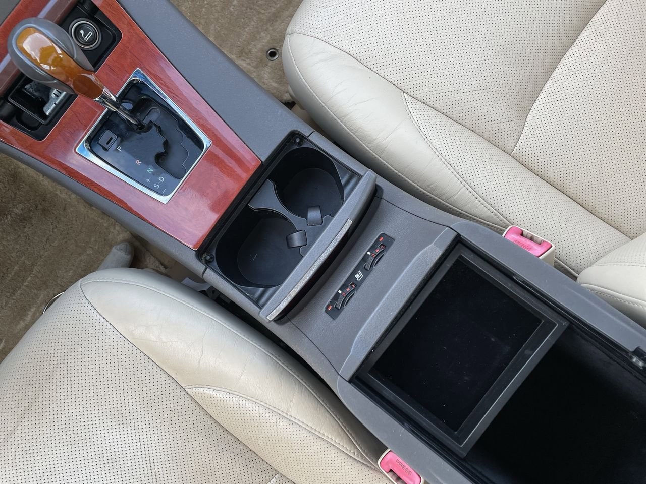 Thumbnail: 2012 Lexus ES - 23