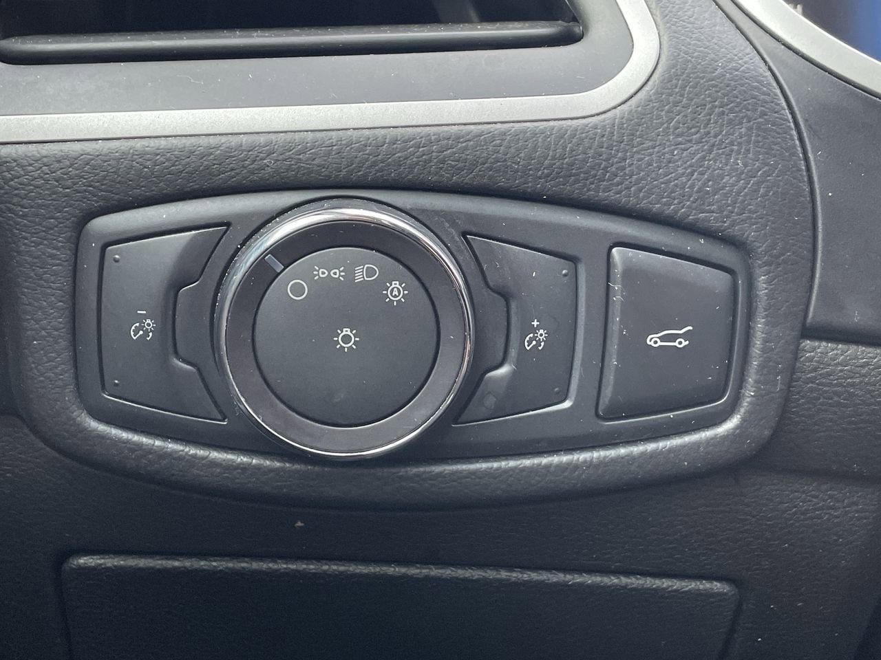 Thumbnail: 2018 Ford Edge - 29