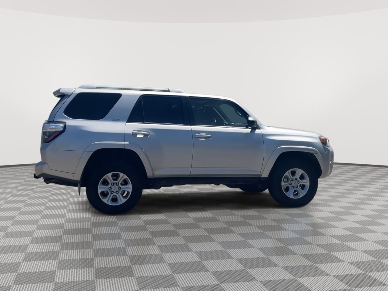 Thumbnail: 2014 Toyota 4Runner - 9