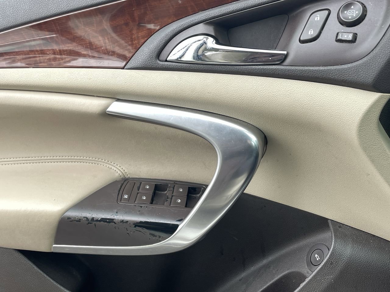 Thumbnail: 2014 Buick Regal - 31