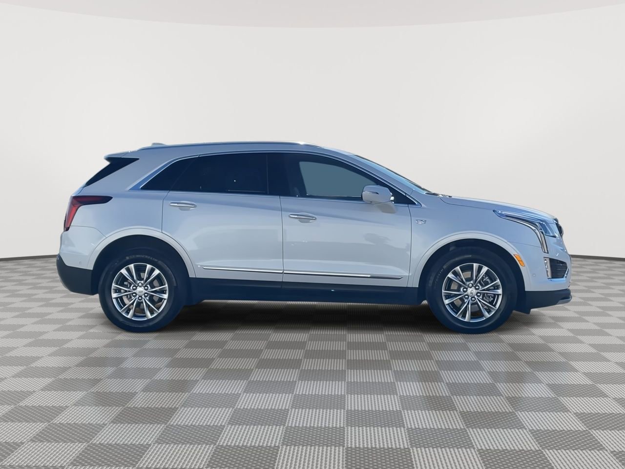 Thumbnail: 2023 Cadillac XT5 - 9