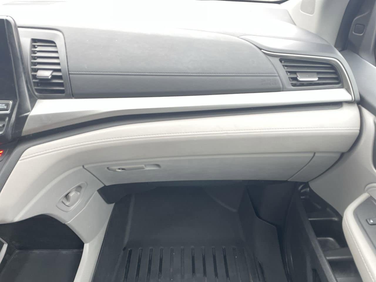 Thumbnail: 2019 Honda Odyssey - 16