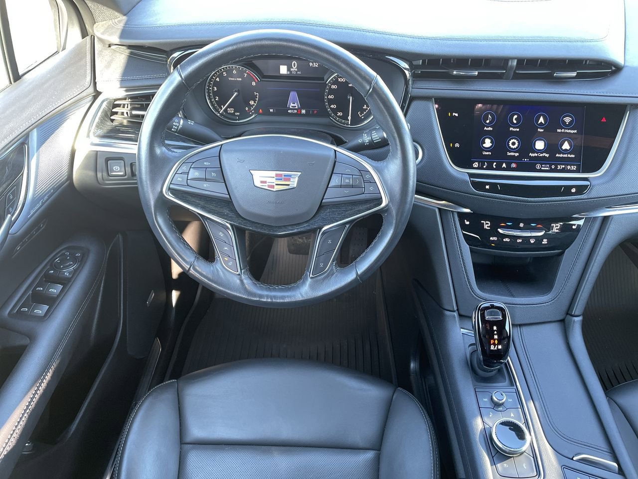 Thumbnail: 2023 Cadillac XT5 - 11