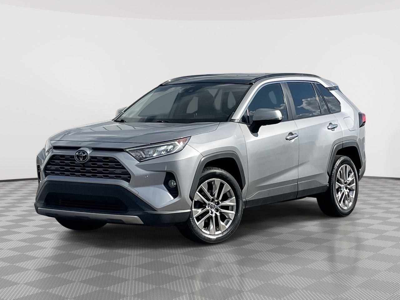 Thumbnail: 2019 Toyota RAV4 - 1