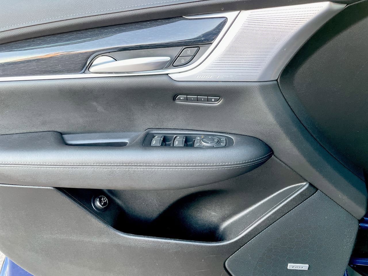 Thumbnail: 2023 Cadillac XT5 - 34