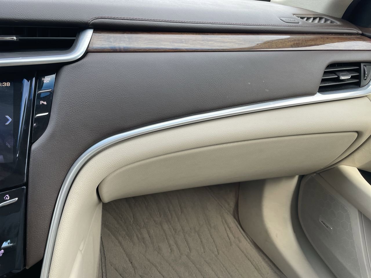Thumbnail: 2013 Cadillac XTS - 16