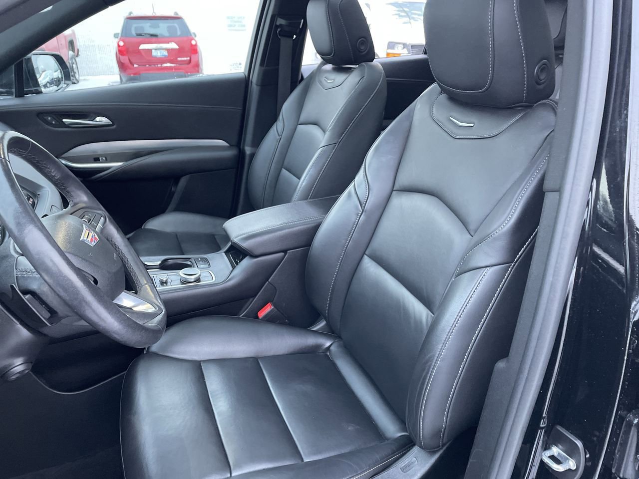 Thumbnail: 2023 Cadillac XT4 - 12