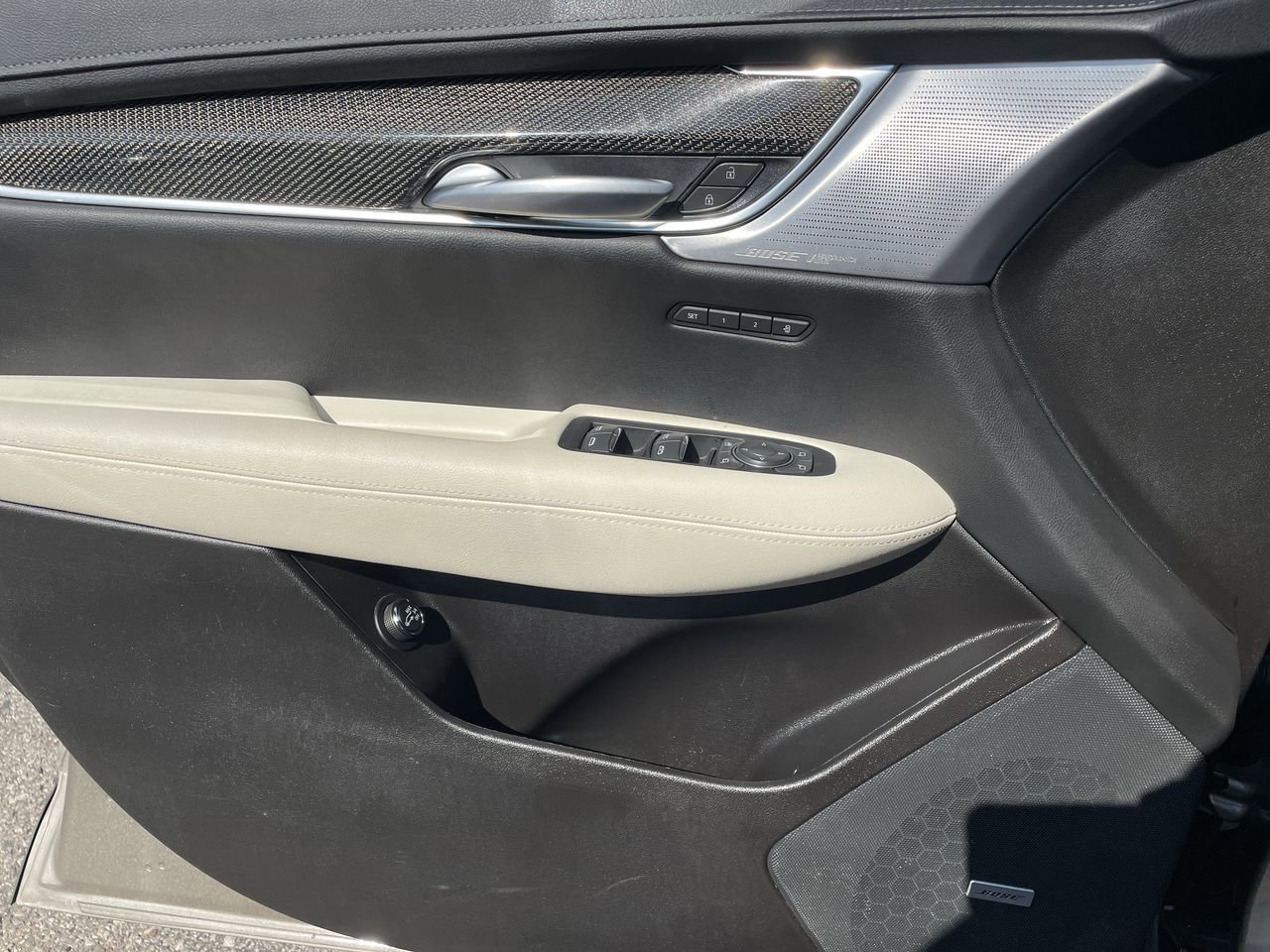 Thumbnail: 2023 Cadillac XT5 - 35