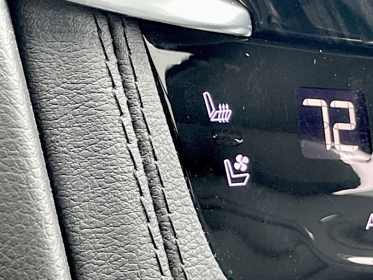 Thumbnail: 2023 Cadillac XT6 - 25