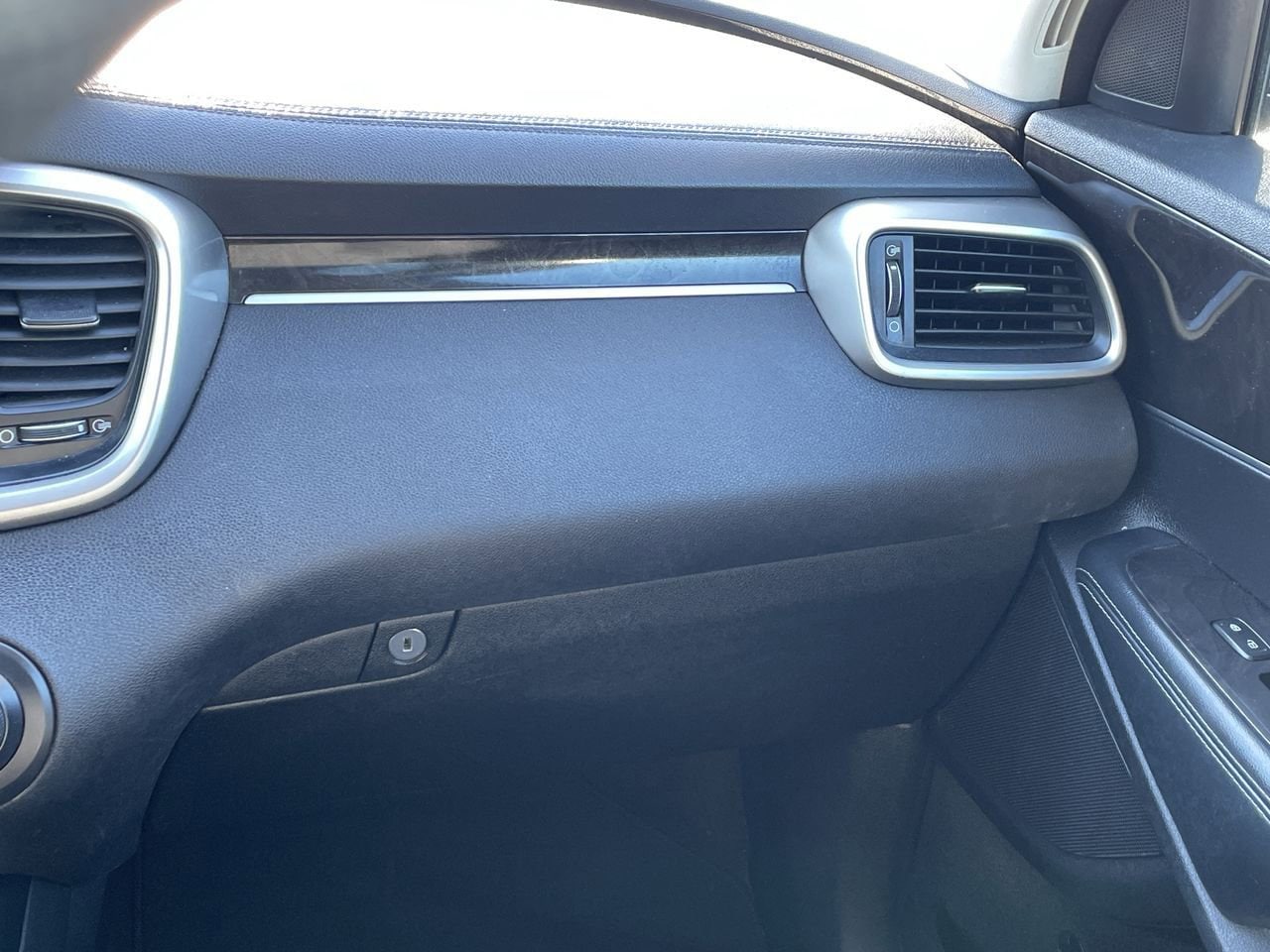 Thumbnail: 2016 Kia Sorento - 16