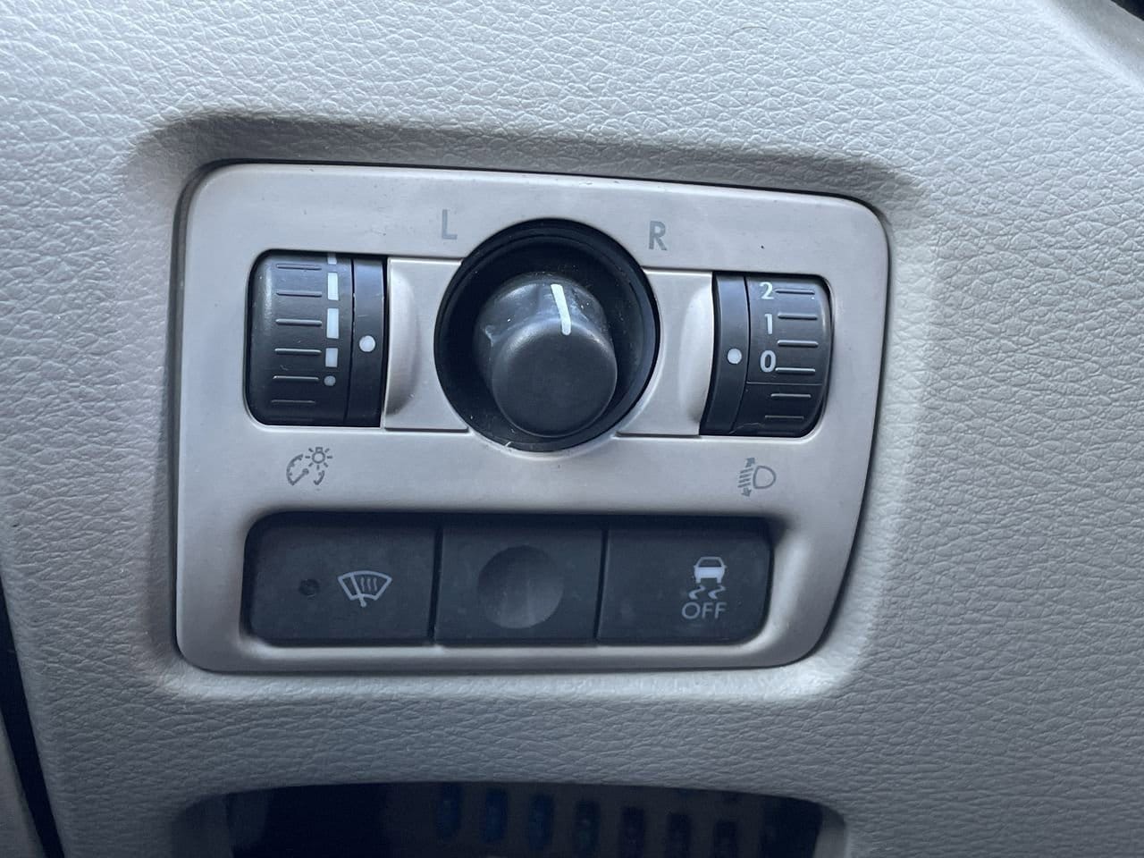 Thumbnail: 2010 Subaru Tribeca - 28