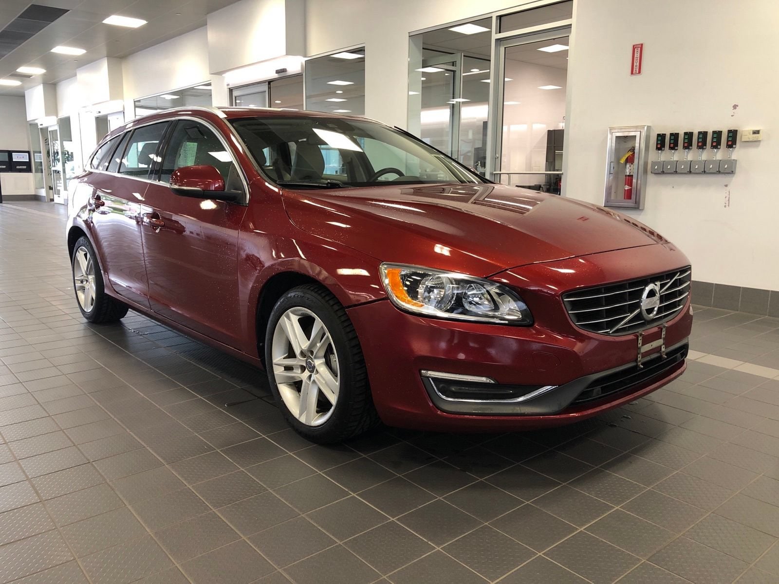 Thumbnail: 2015 Volvo V60 - 3