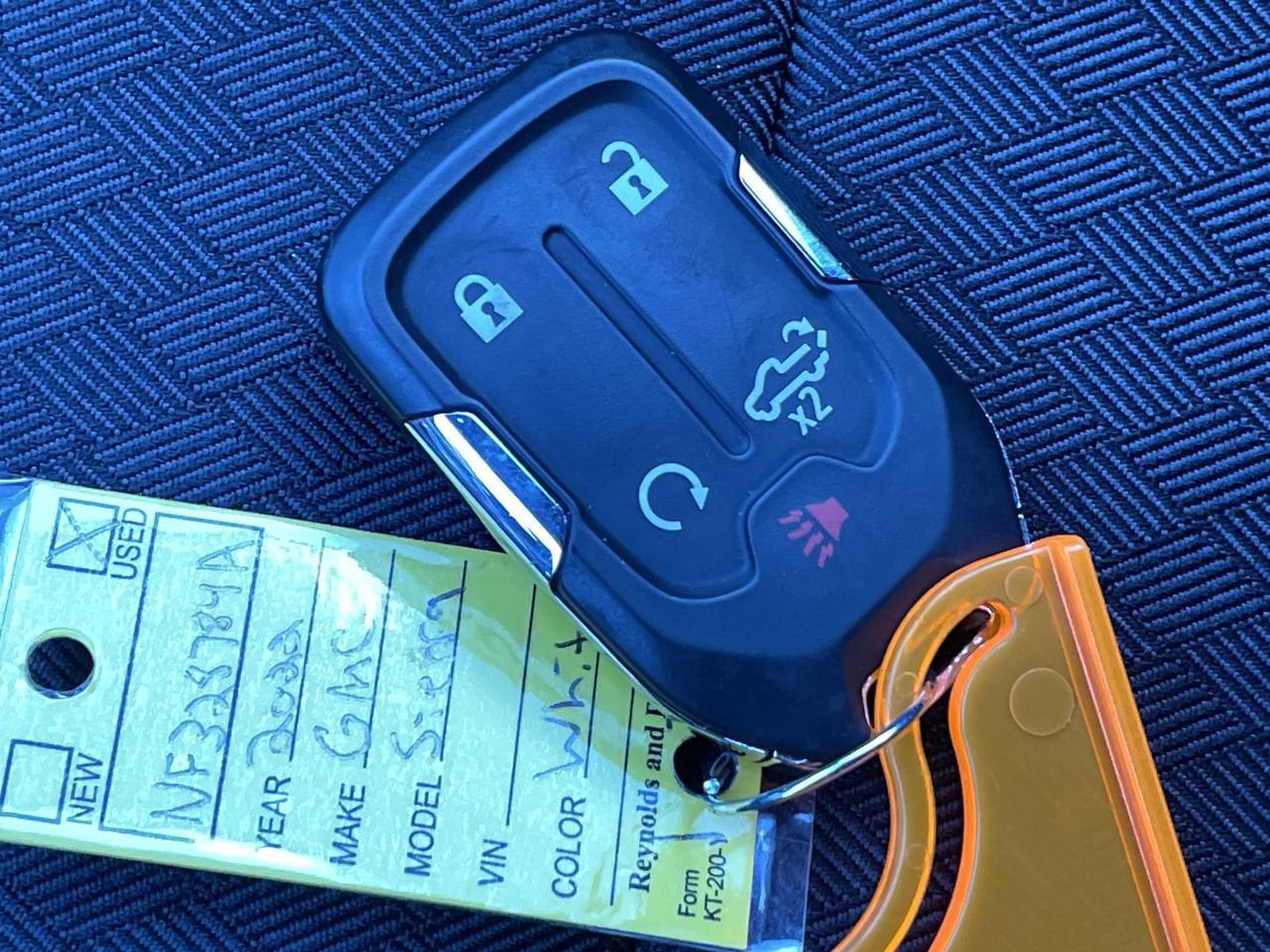 Thumbnail: 2022 GMC Sierra 2500 - 32