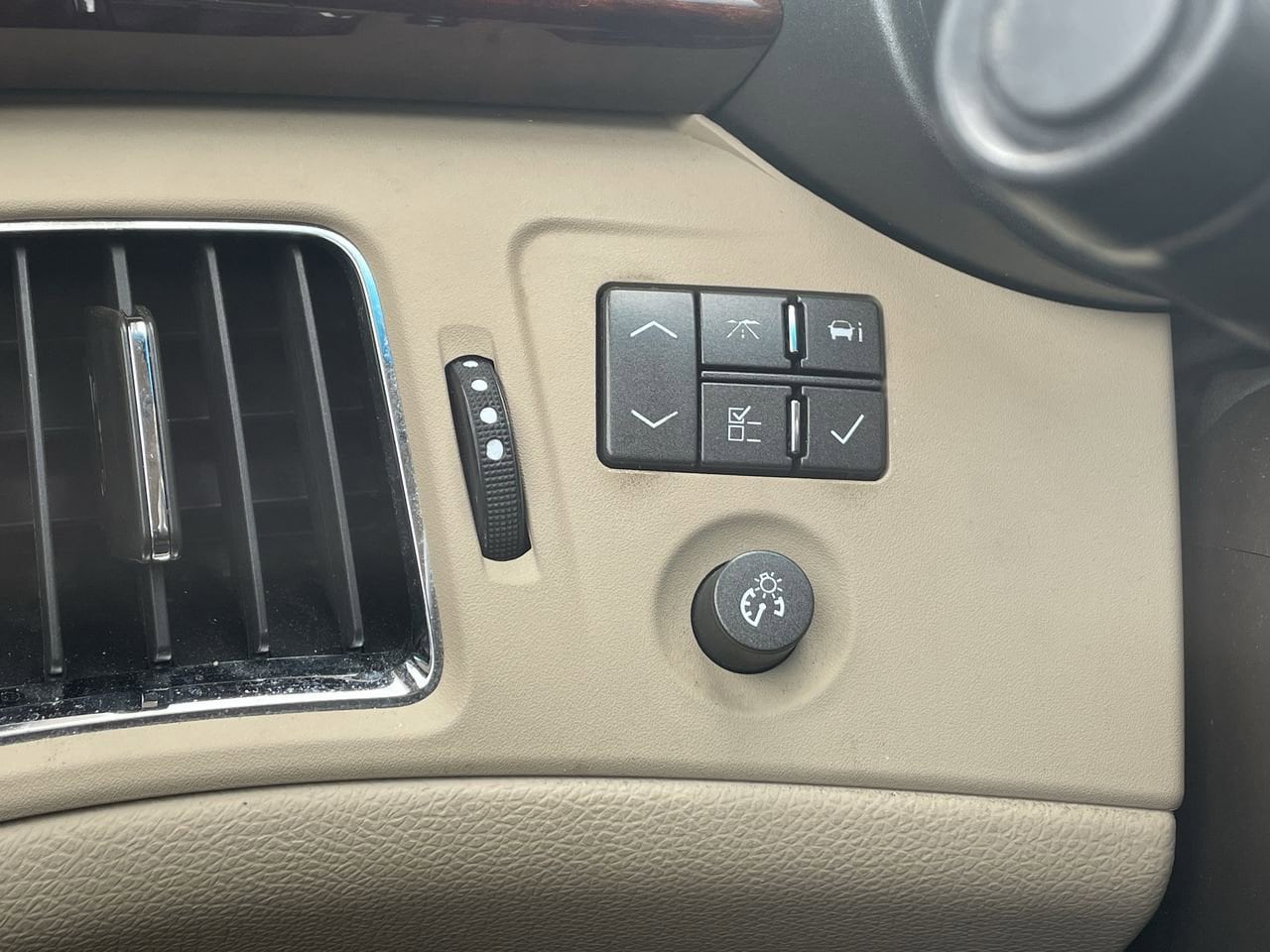 Thumbnail: 2010 Cadillac CTS - 25