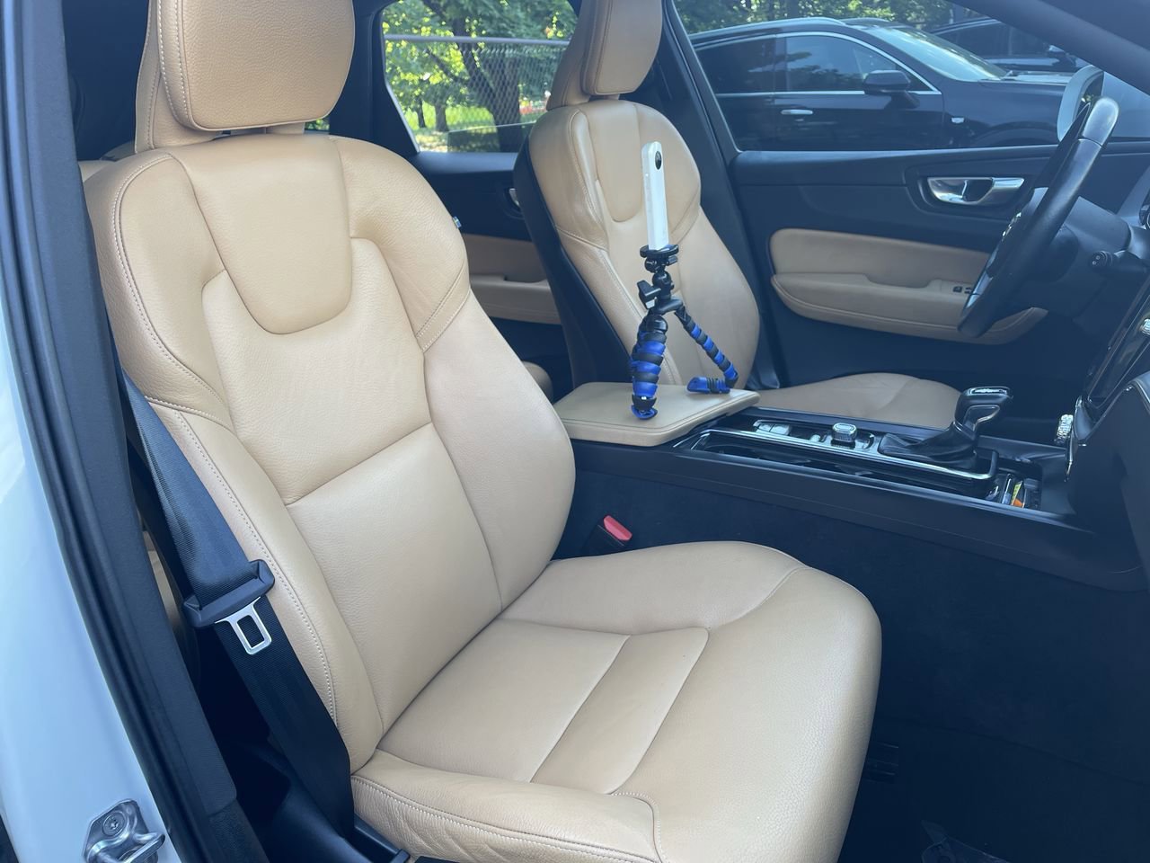 Thumbnail: 2020 Volvo XC60 - 14