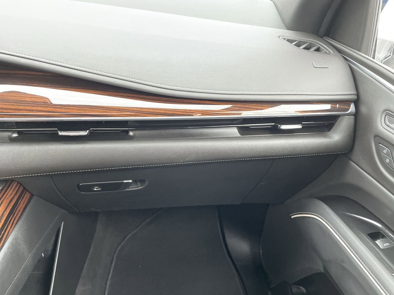 Thumbnail: 2023 Cadillac Escalade - 16