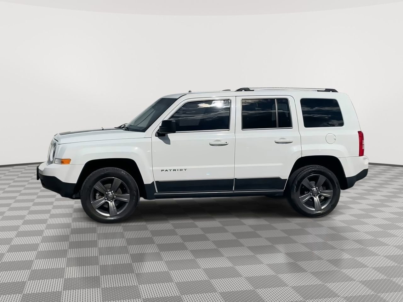Thumbnail: 2017 Jeep Patriot - 5