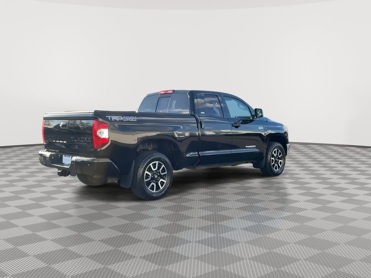Thumbnail: 2017 Toyota Tundra - 8