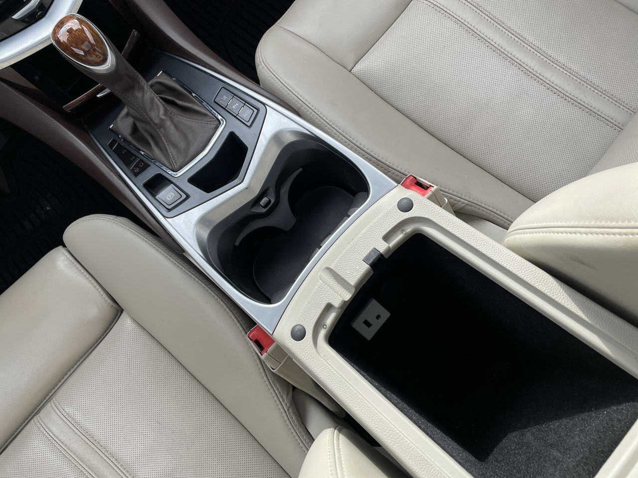 Thumbnail: 2015 Cadillac SRX - 26