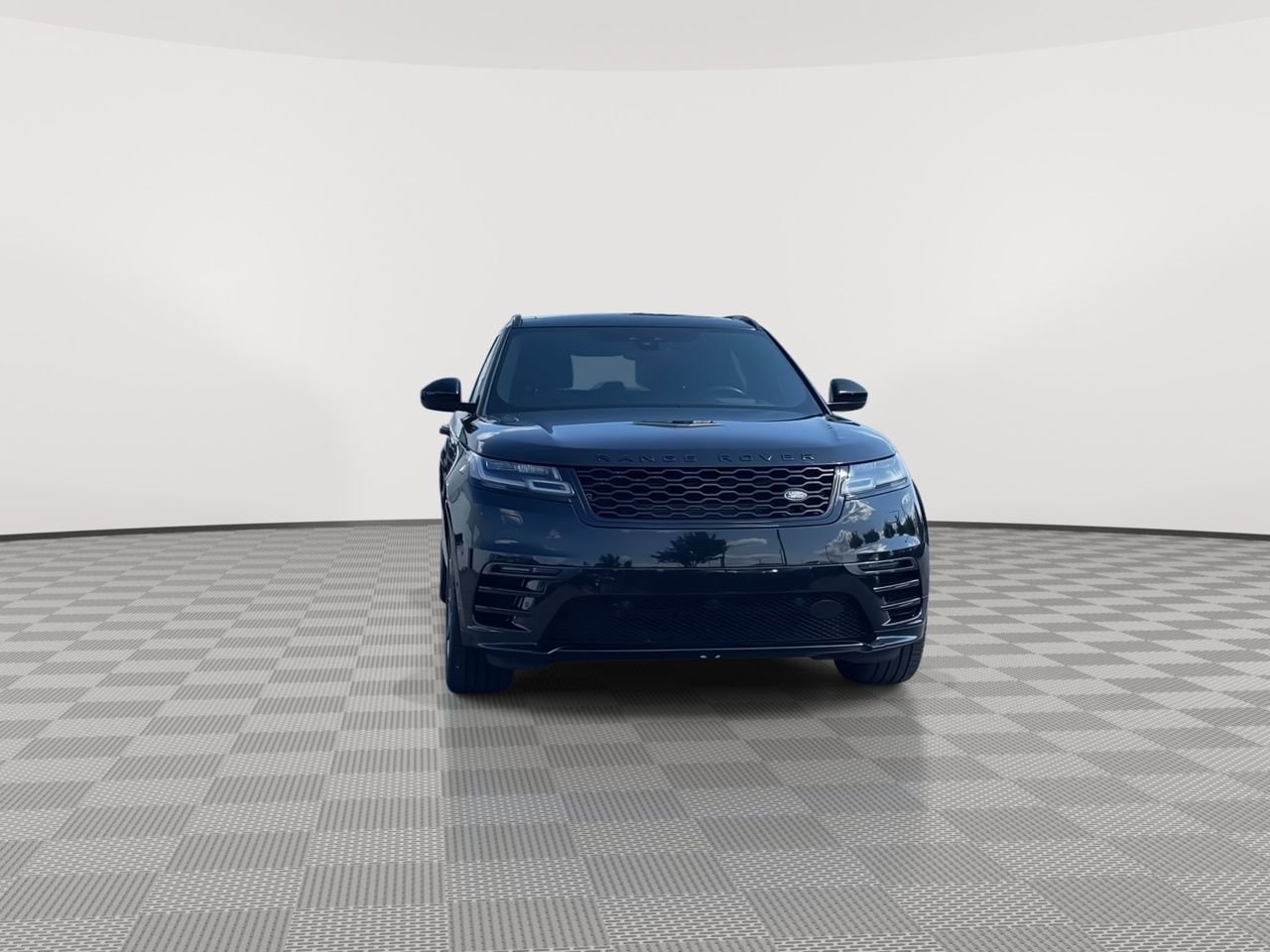 Thumbnail: 2018 Land Rover Range Rover Velar - 3