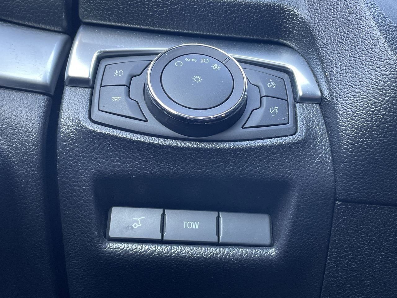 Thumbnail: 2019 Ford Explorer - 30