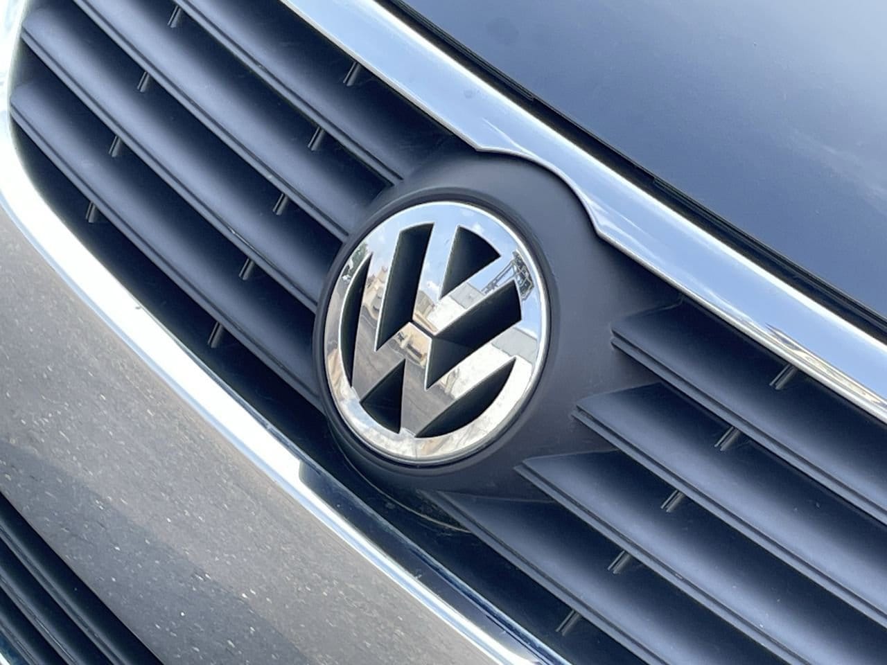 Thumbnail: 2010 Volkswagen Passat - 33