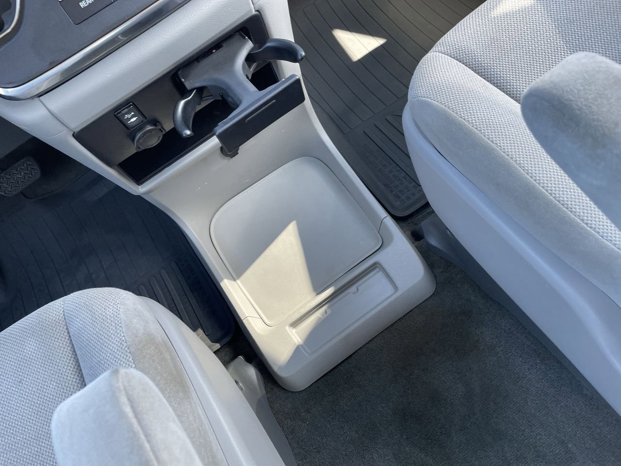 Thumbnail: 2017 Toyota Sienna - 22