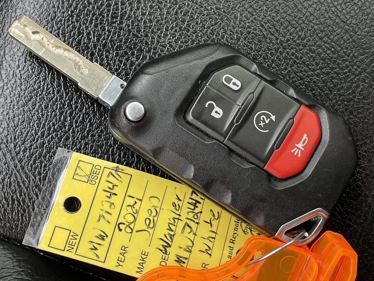 Thumbnail: 2021 Jeep Wrangler - 32