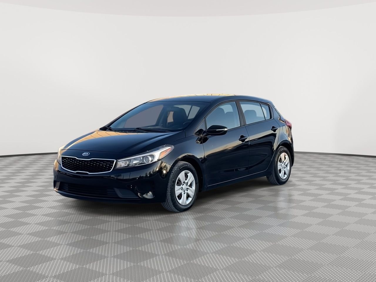 Thumbnail: 2017 Kia Forte - 4