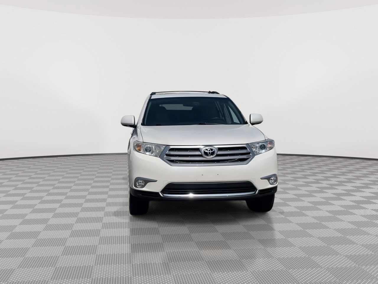 Thumbnail: 2013 Toyota Highlander - 2