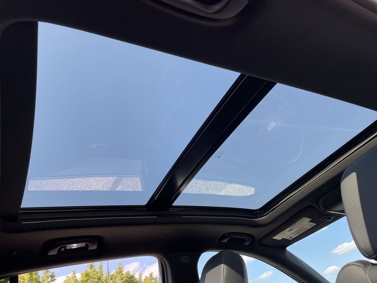 Thumbnail: 2022 Cadillac XT4 - 21