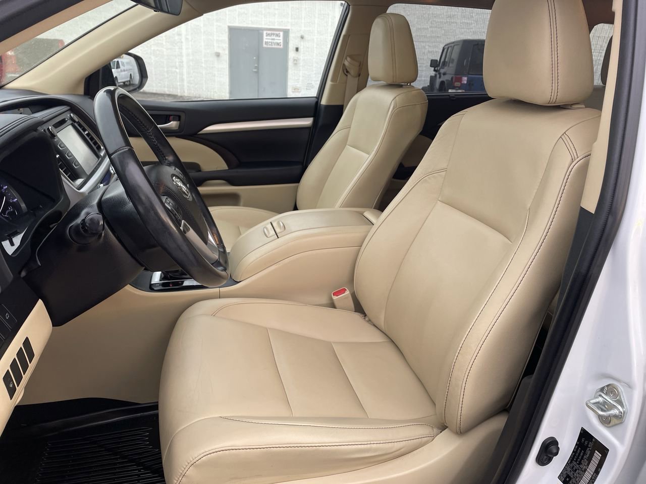 Thumbnail: 2019 Toyota Highlander - 12