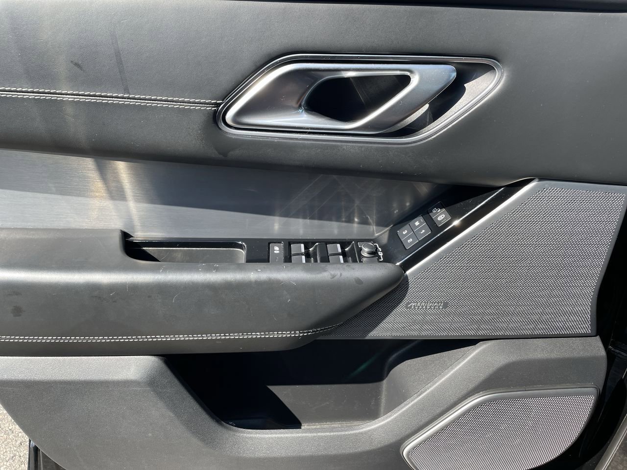 Thumbnail: 2018 Land Rover Range Rover Velar - 34