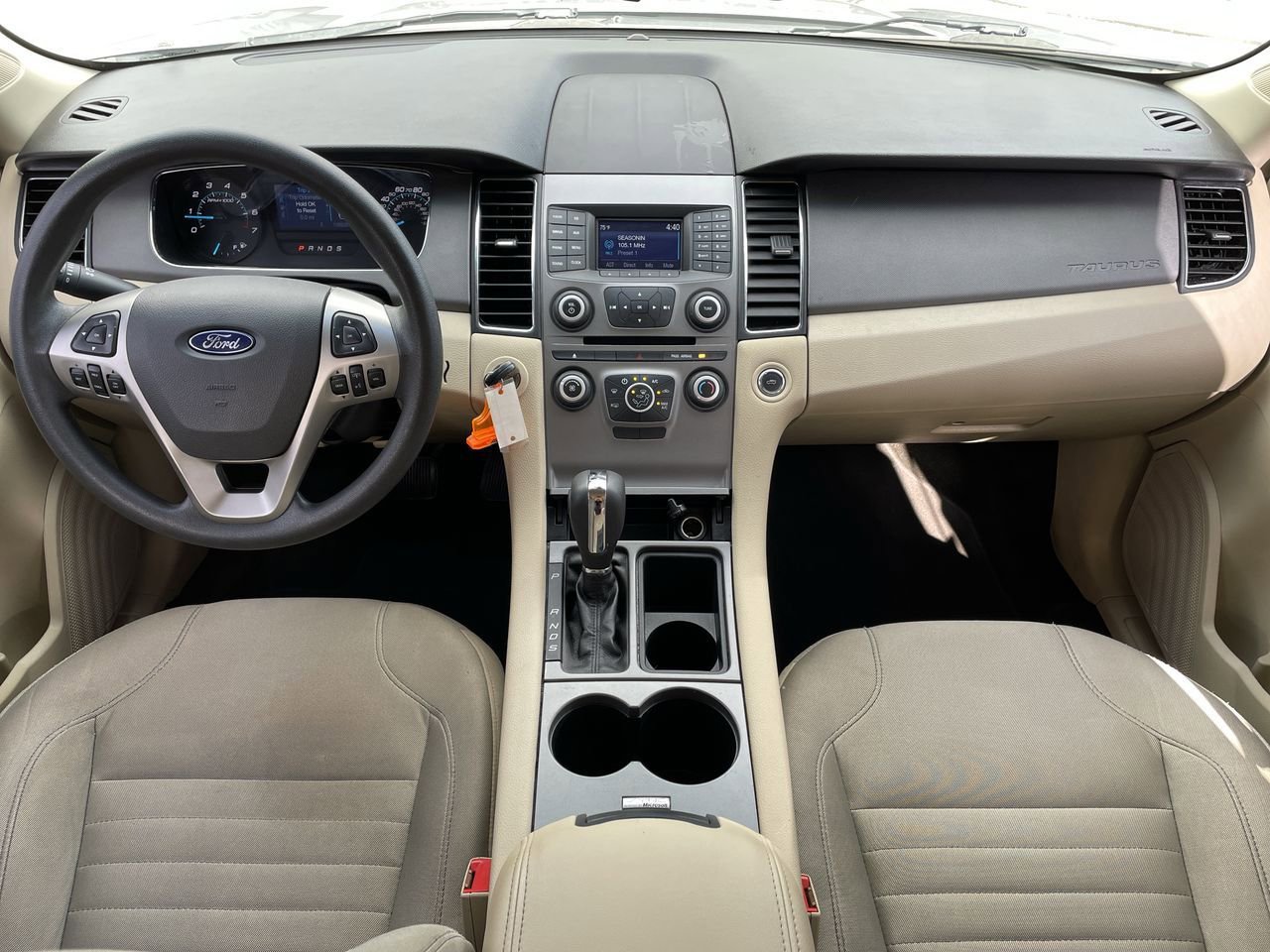Thumbnail: 2015 Ford Taurus - 21