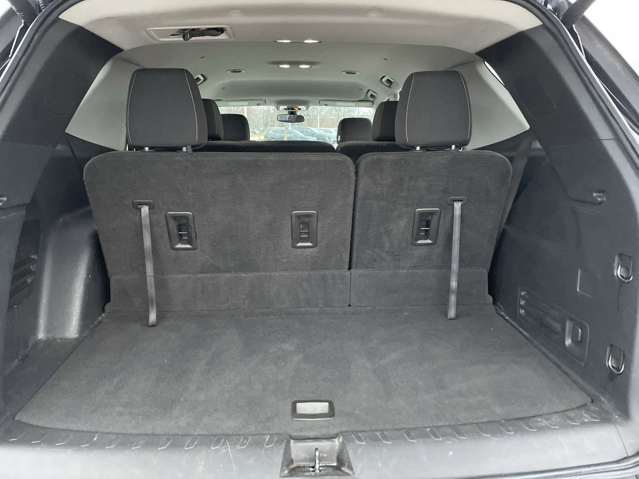 Thumbnail: 2021 Chevrolet Traverse - 17