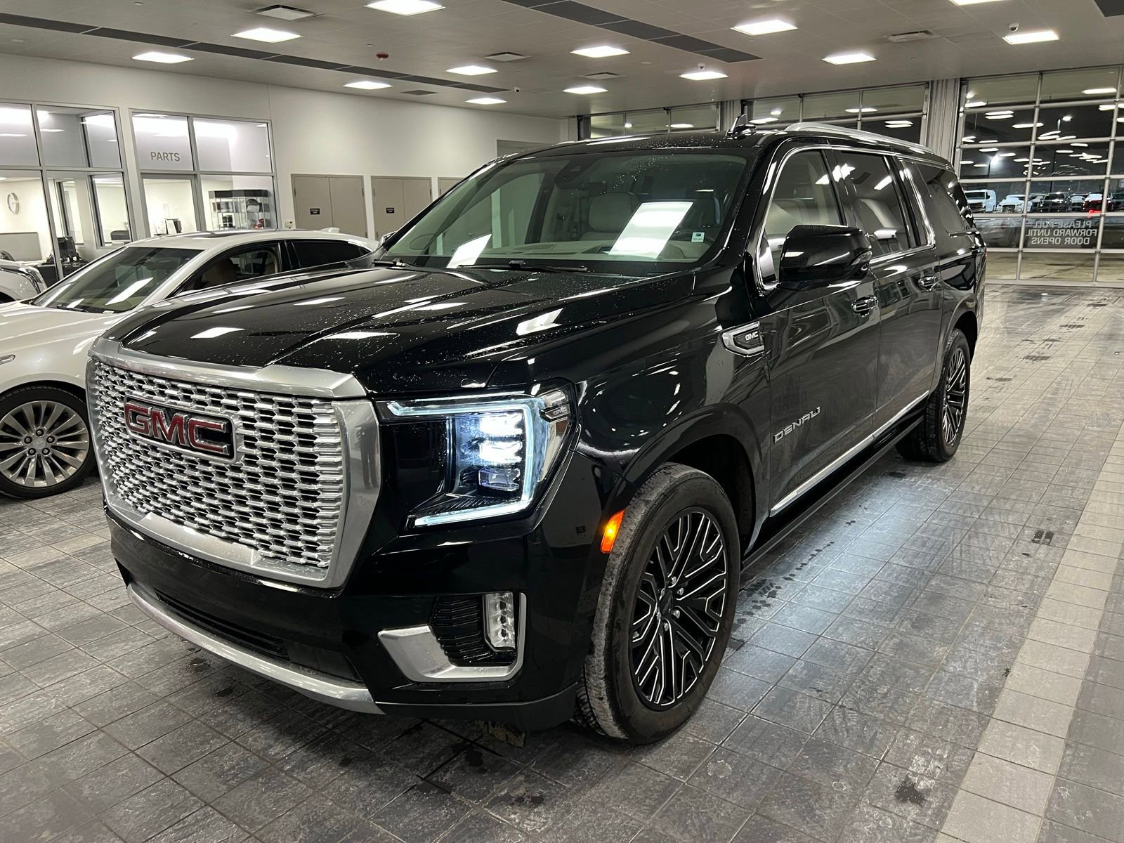 2021 GMC Yukon XL Denali's photo