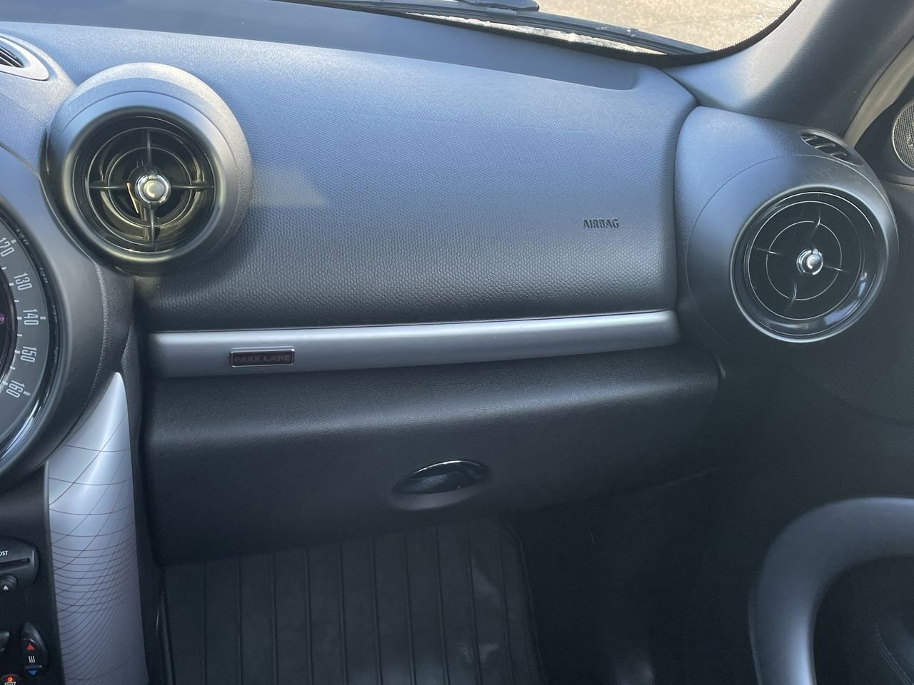 Thumbnail: 2016 MINI Cooper Countryman - 16