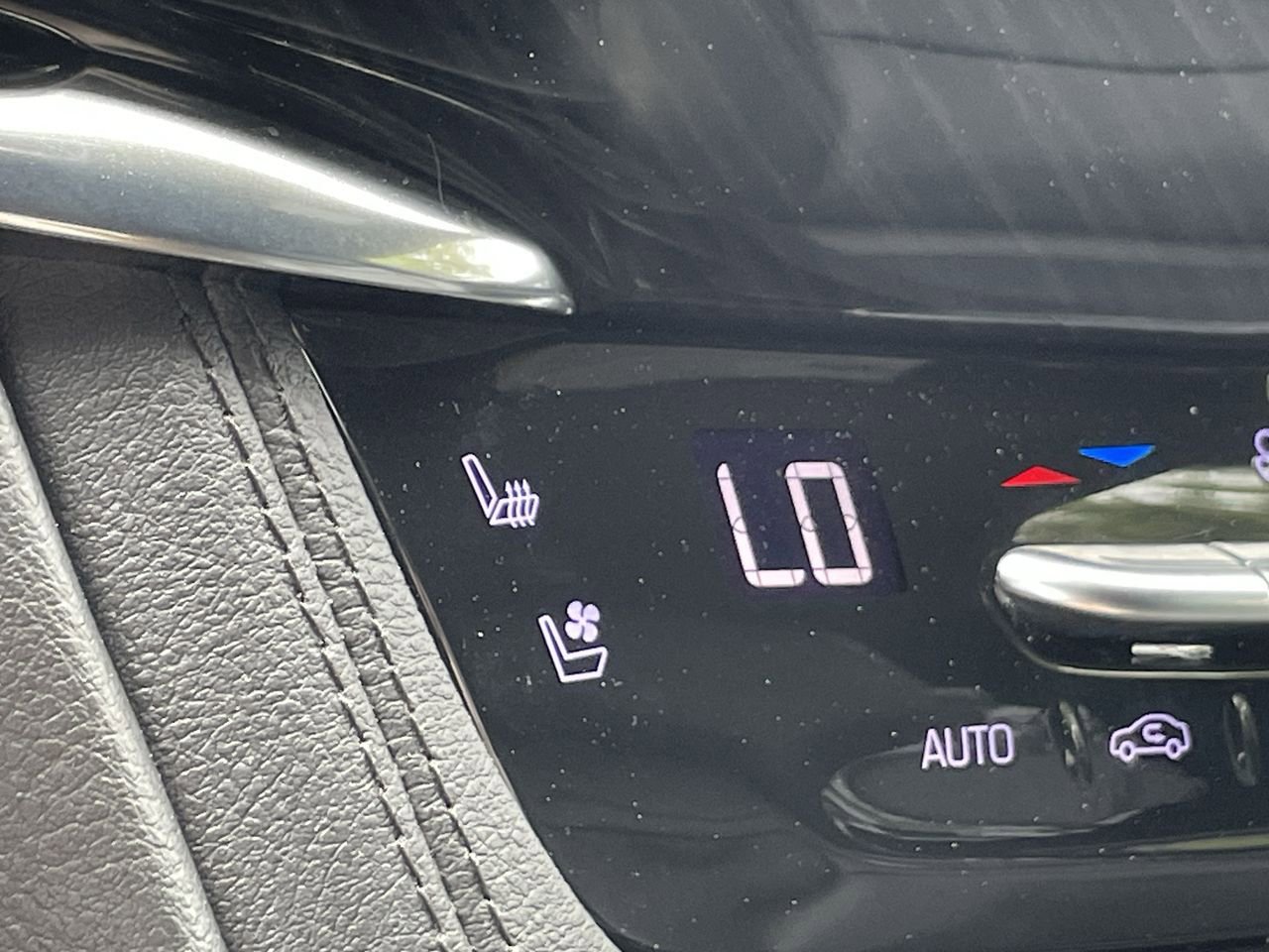 Thumbnail: 2020 Cadillac XT6 - 25