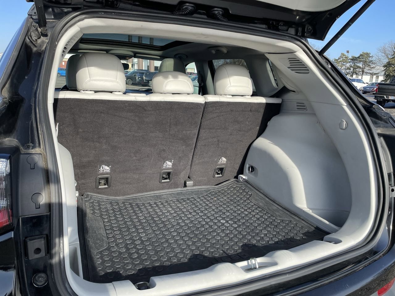 Thumbnail: 2018 Jeep Compass - 17