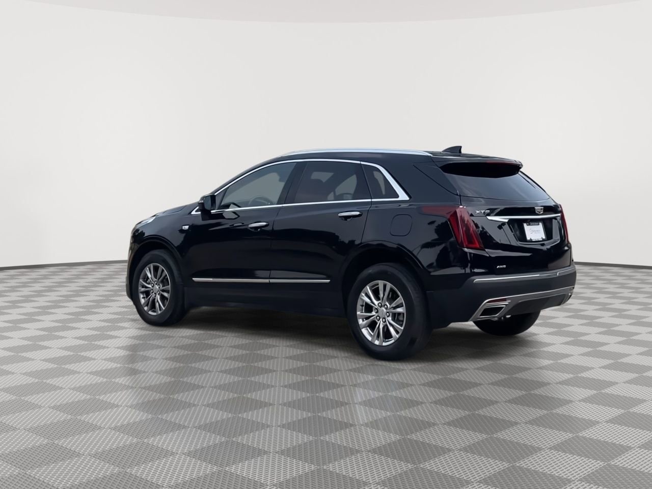 Thumbnail: 2023 Cadillac XT5 - 6