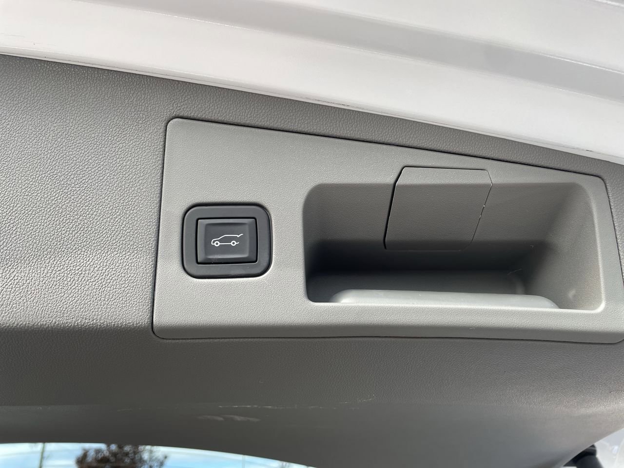 Thumbnail: 2025 Cadillac XT5 - 18