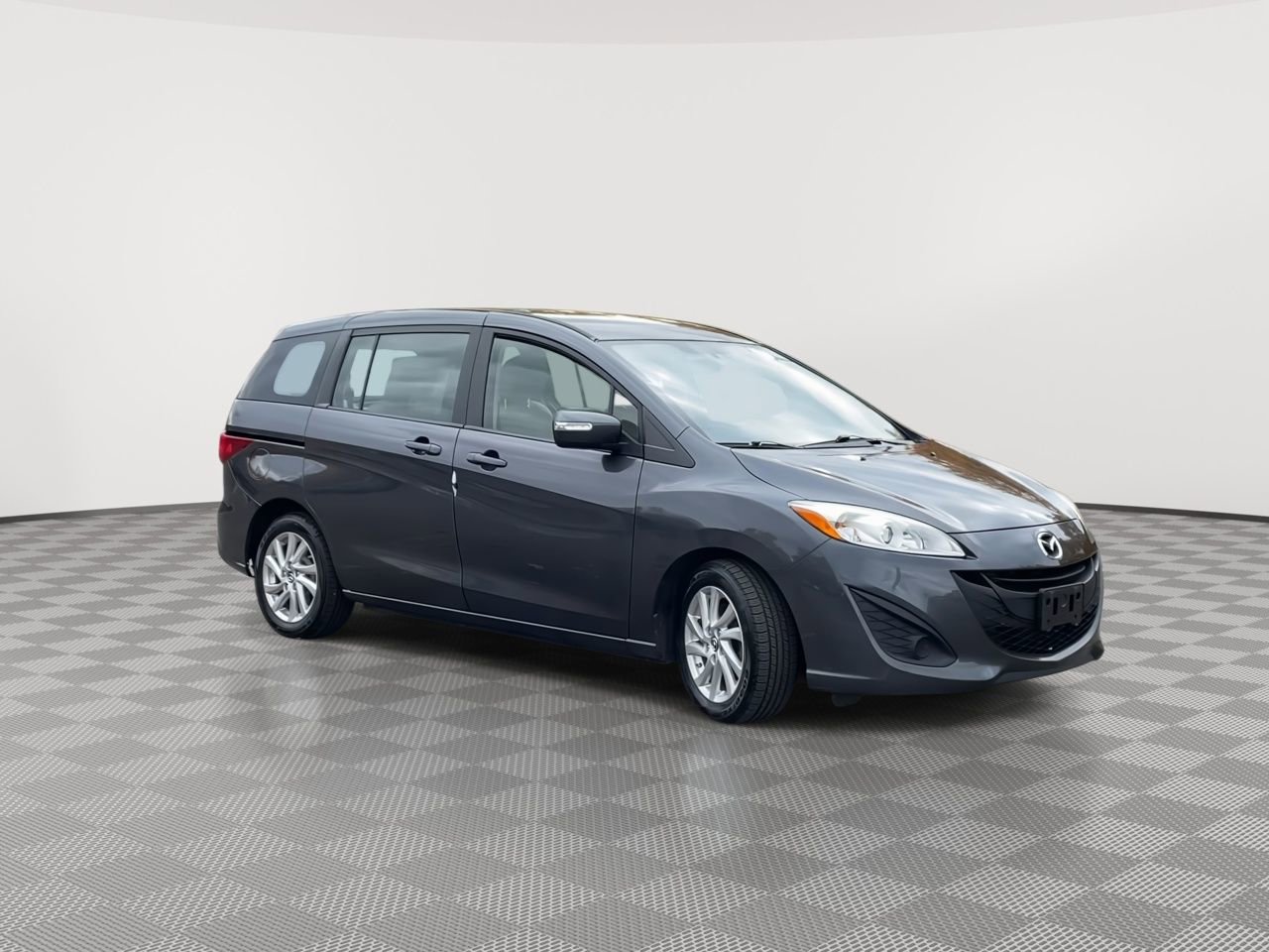 2013 Mazda Mazda5 Sport photo 2