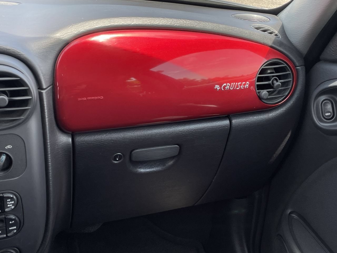 Thumbnail: 2004 Chrysler PT Cruiser - 16