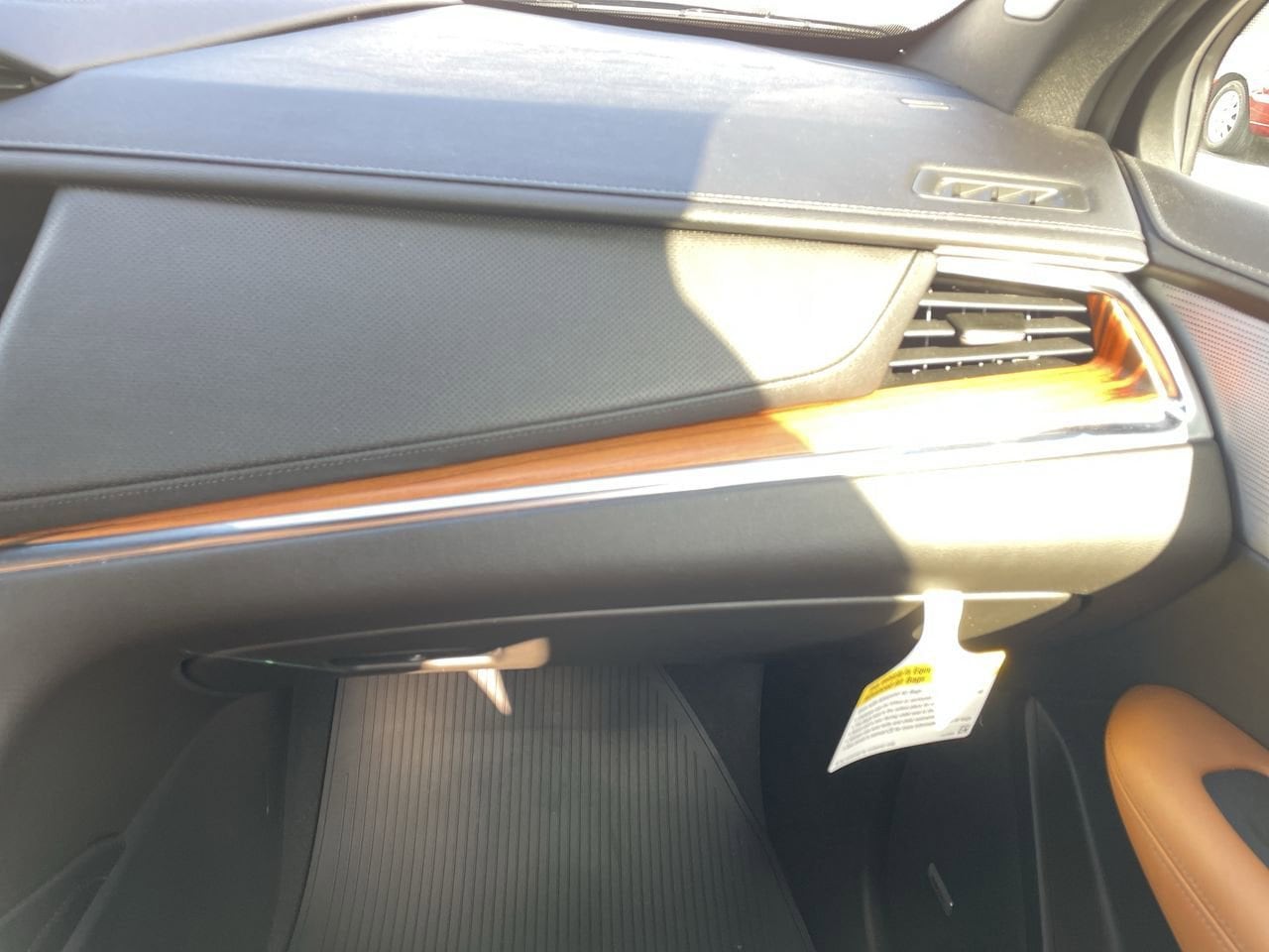 Thumbnail: 2023 Cadillac XT5 - 16