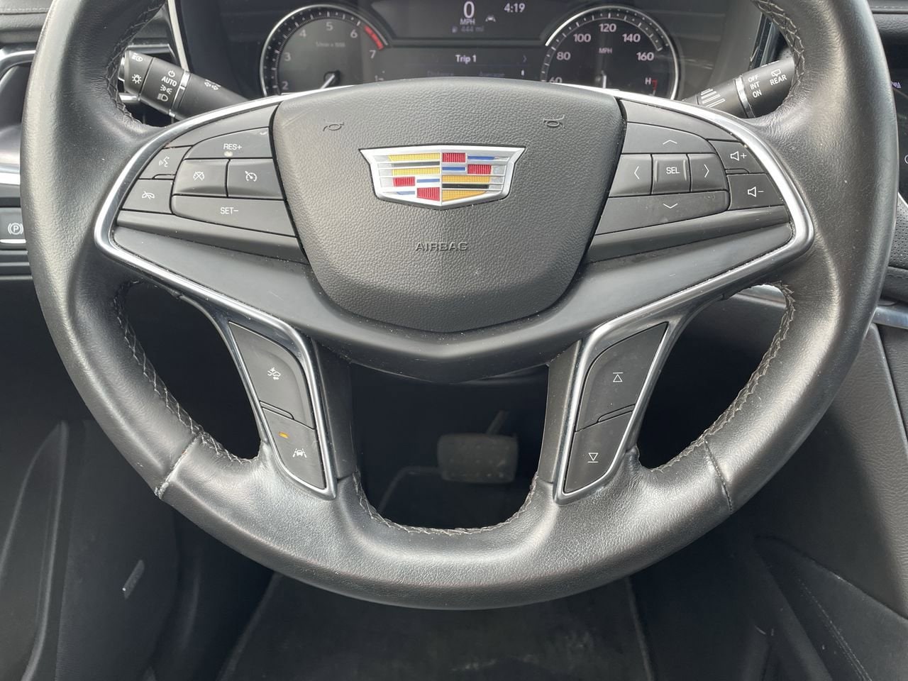 Thumbnail: 2023 Cadillac XT5 - 10